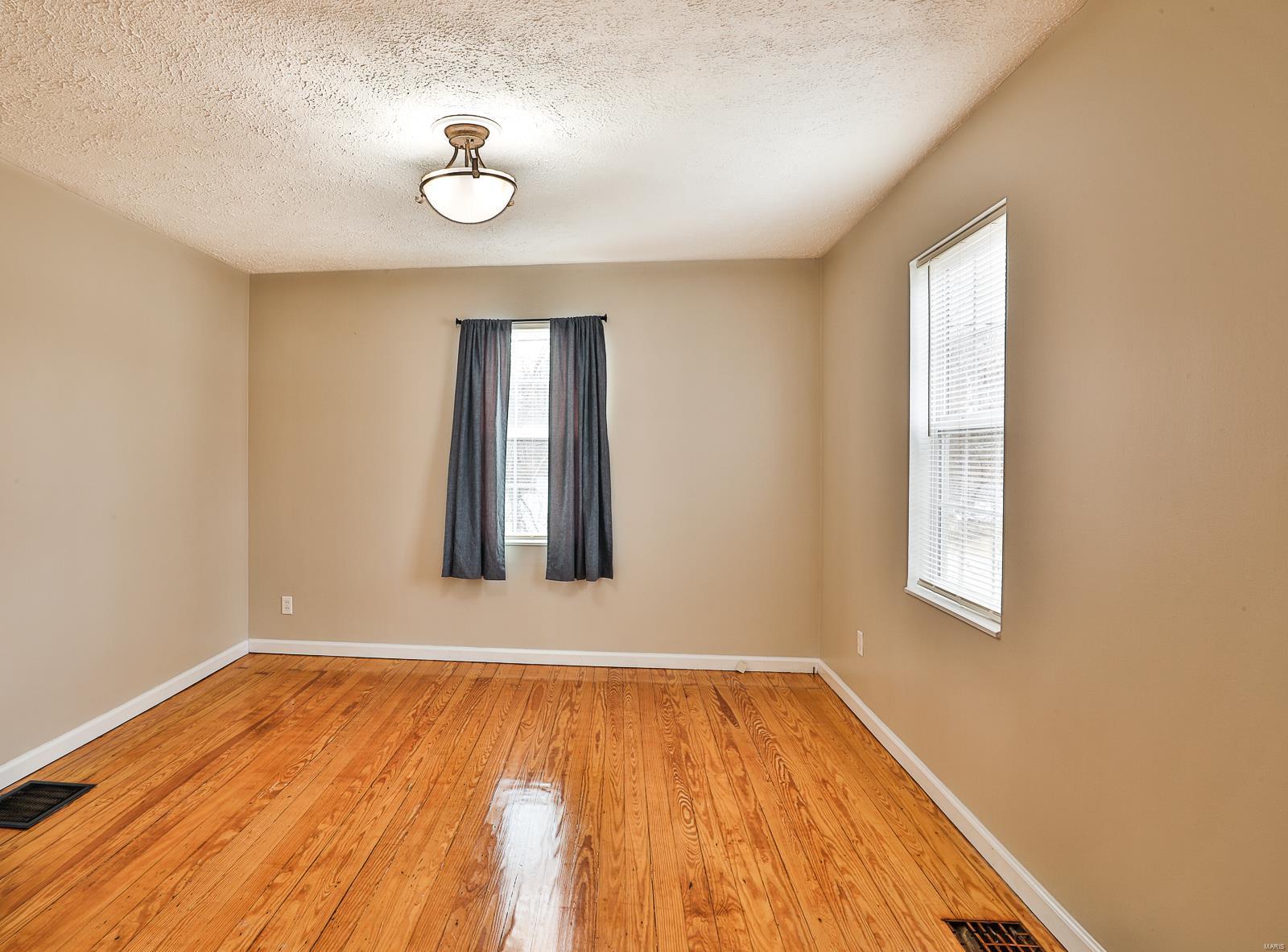 928 Spring Avenue St. Charles, MO 63301 - Photo 8 of 18