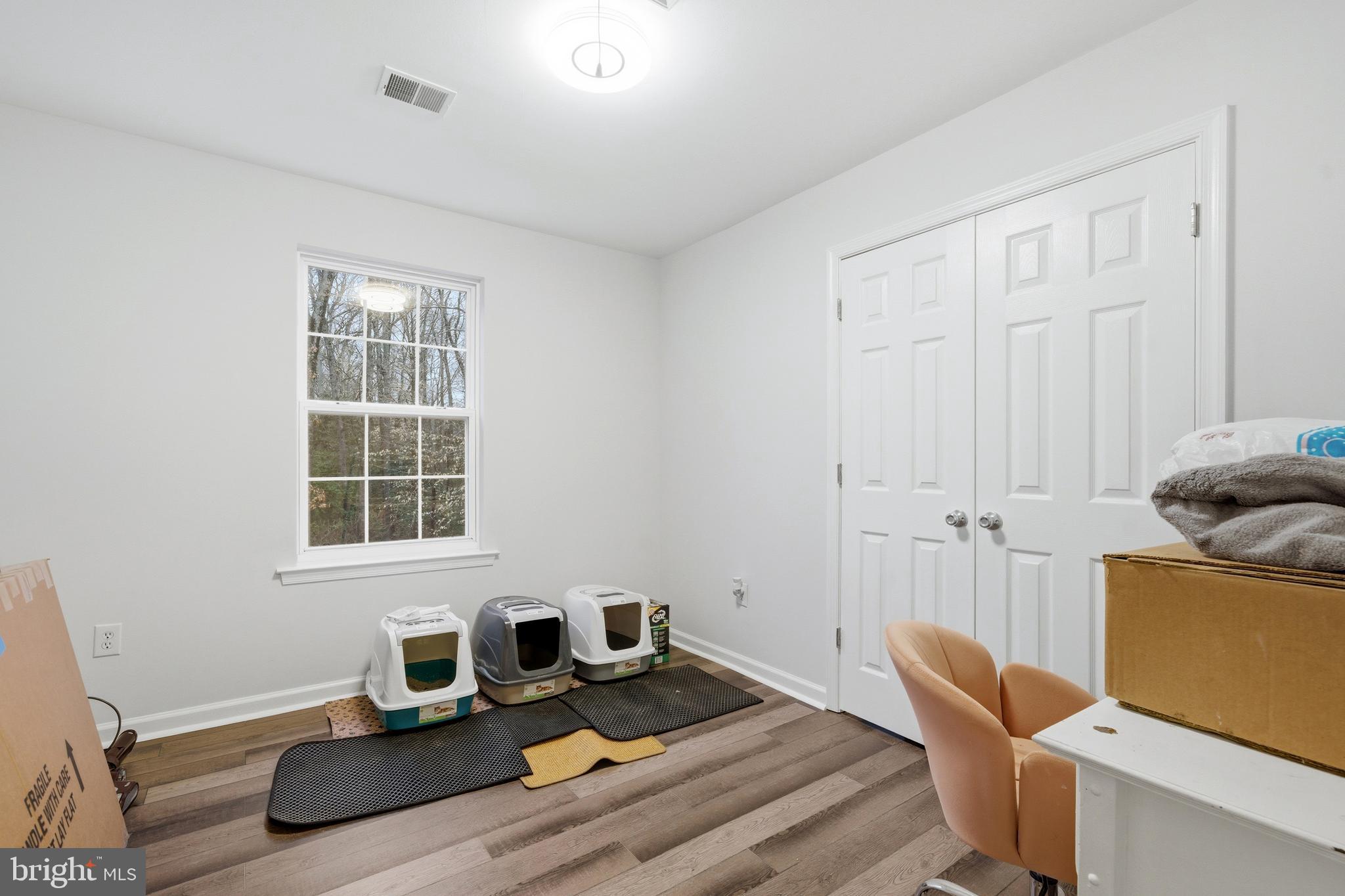 2550 Port Tobacco Road Nanjemoy, MD 20662 - Photo 48 of 70 a living room with furniture and a window