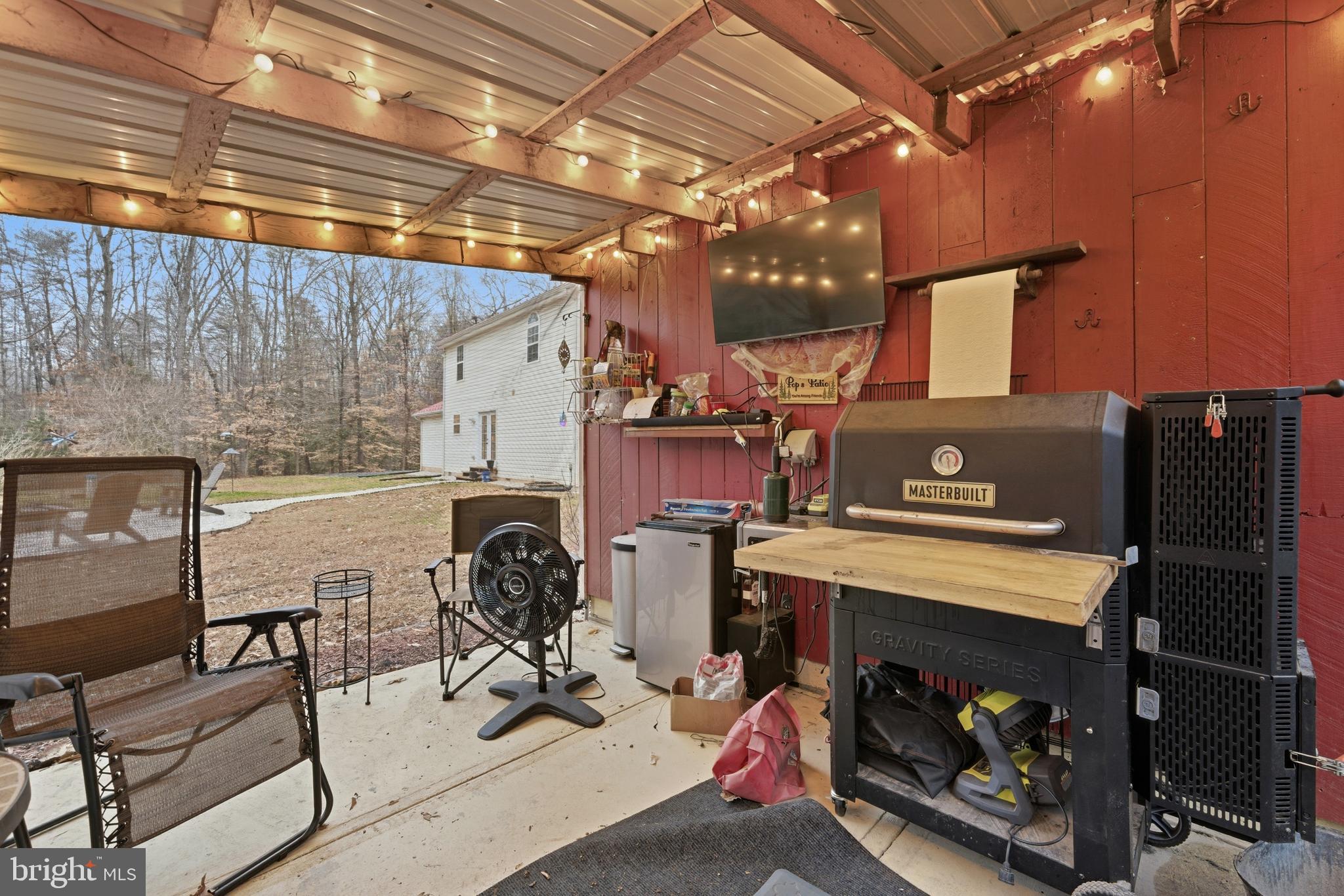 2550 Port Tobacco Road Nanjemoy, MD 20662 - Photo 10 of 70 a view of a storage room with washer and dryer