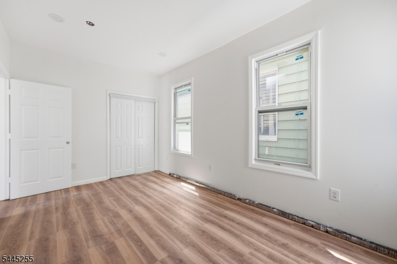 183 Graham Avenue Paterson, NJ 07501 - Photo 14 of 32