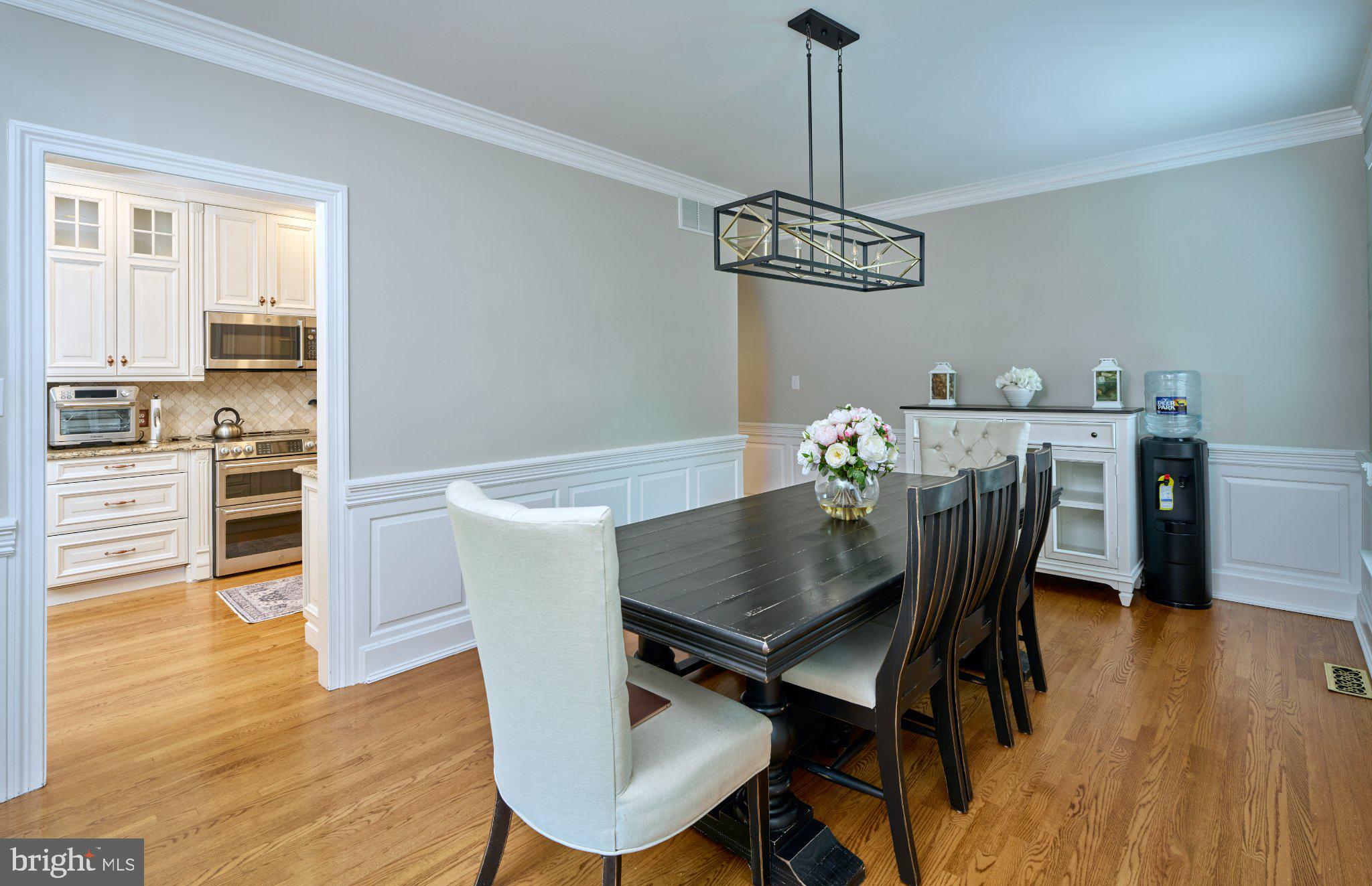 27 Sentinel Road, Unit 139 Washington Crossing, PA 18977 - Photo 7 of 37 Elegant dining space with modern charm.