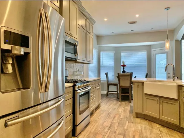 $2,525 | 10918 South Falls Terrace, Houston, TX 77095