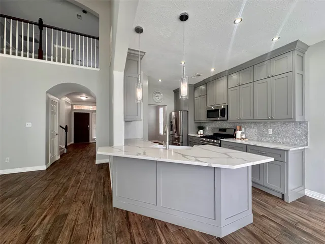 $2,525 | 10918 South Falls Terrace, Houston, TX 77095