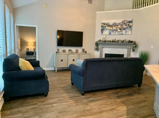 $2,525 | 10918 South Falls Terrace, Houston, TX 77095