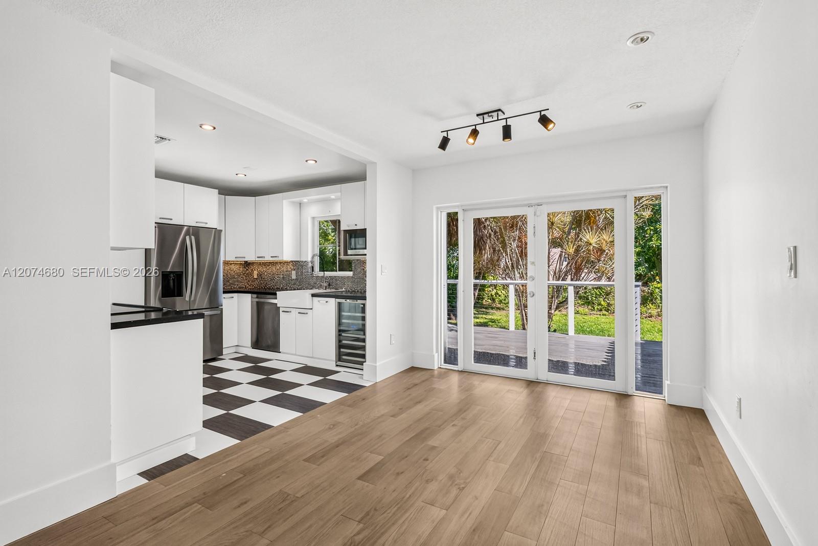 447 Blue Road Coral Gables, FL 33146 - Photo 8 of 30 Gallery Image 8