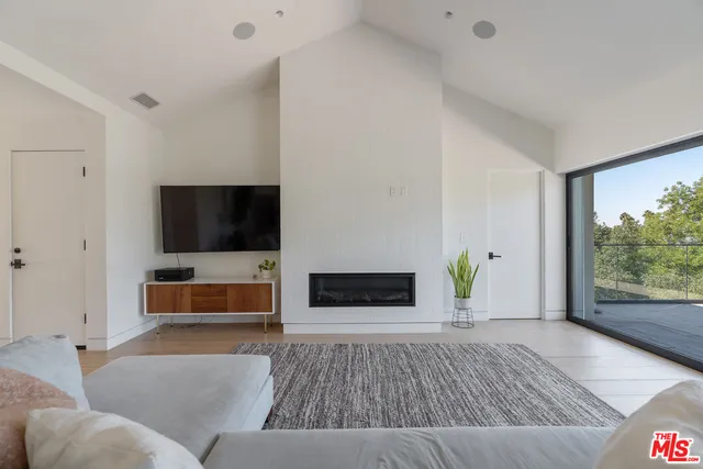 $11,200 | 5265 Dahlia Drive, Los Angeles, CA 90041