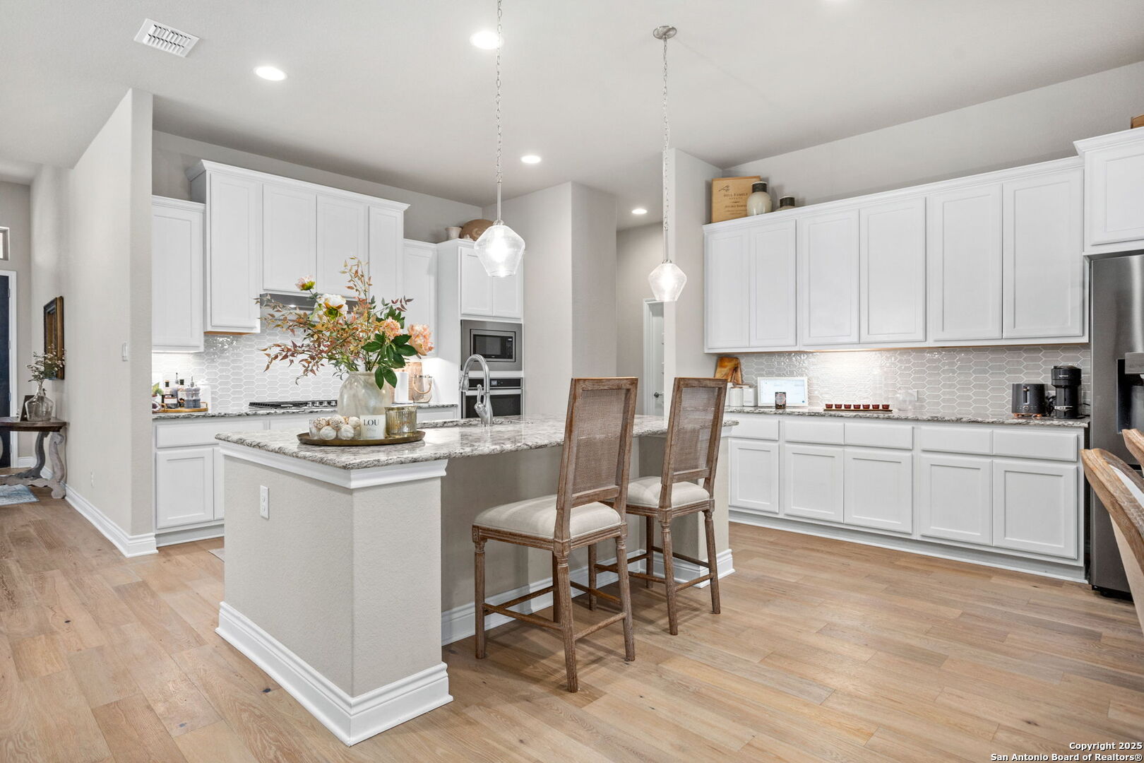 97 Simpatico Boerne, TX 78006 - Photo 2 of 23