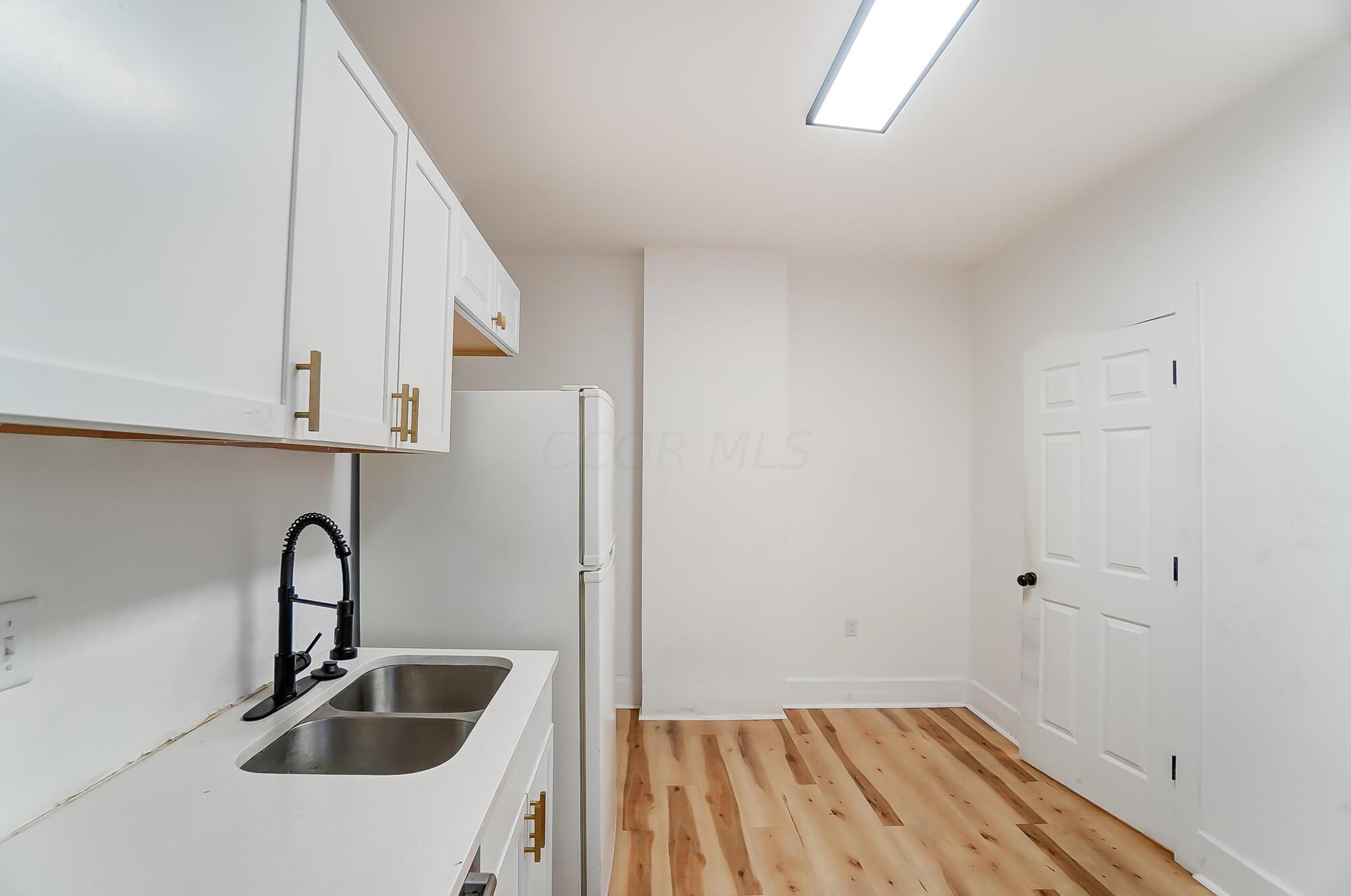 1118-1120 Lockbourne Road Columbus, OH 43206 - Photo 43 of 66 050
