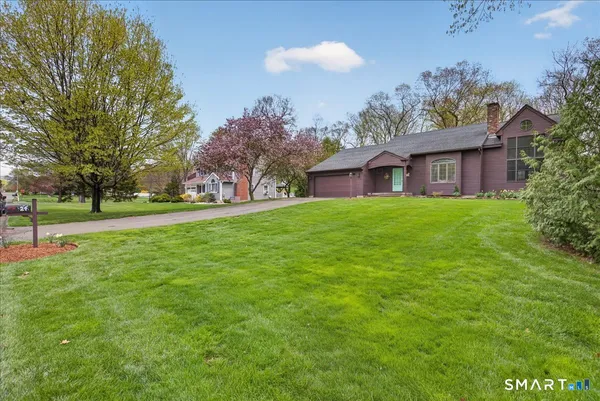 $675,000 | 24 Country Way, Wallingford, CT 06492
