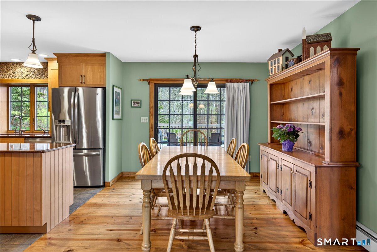 24 Country Way Wallingford, CT 06492 - Photo 11 of 37