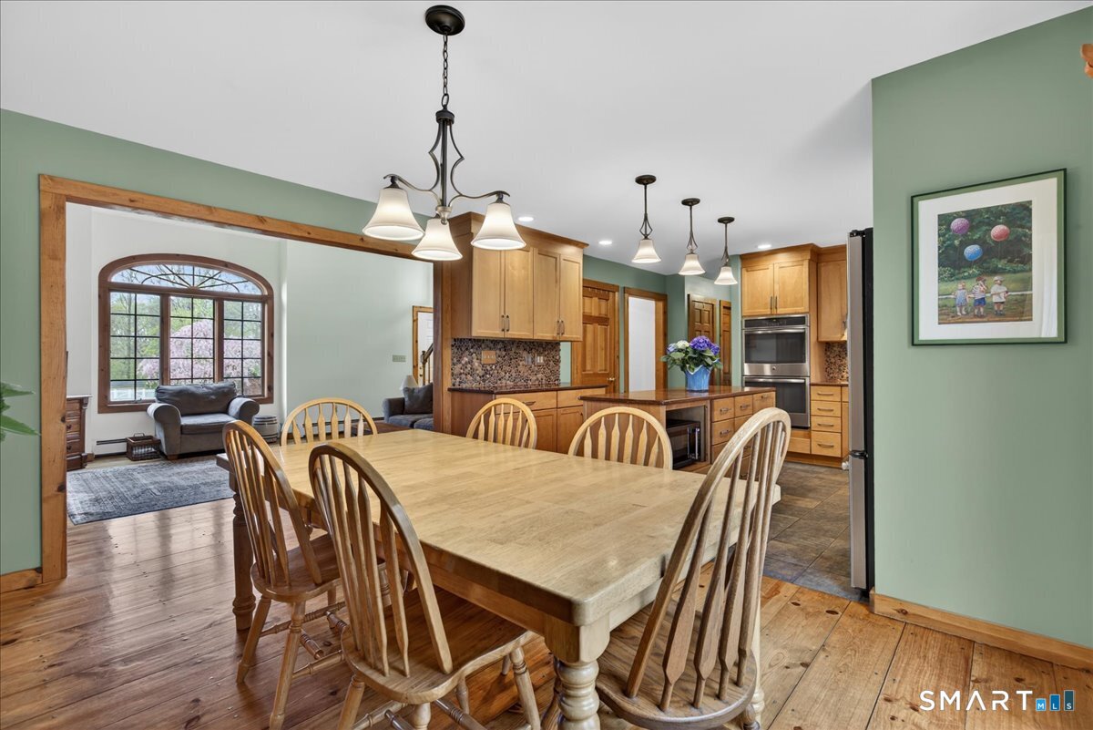 24 Country Way Wallingford, CT 06492 - Photo 12 of 37