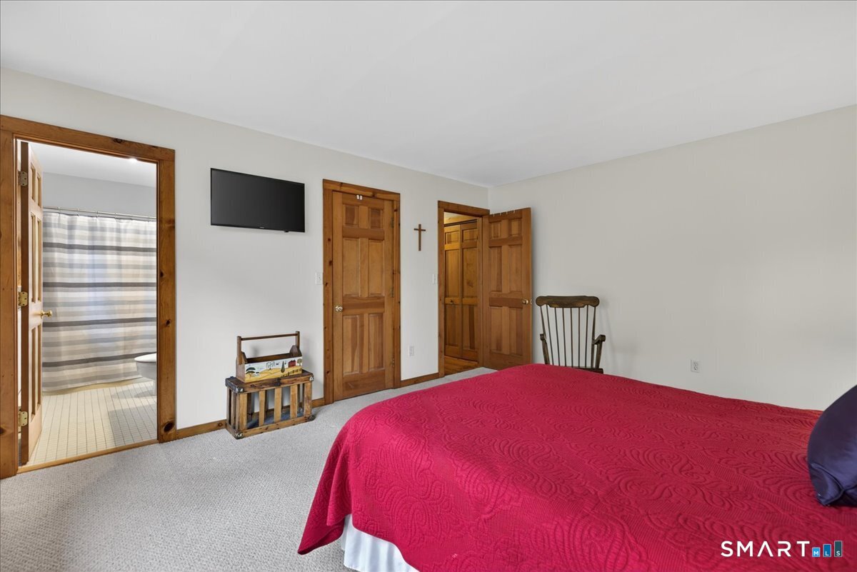 24 Country Way Wallingford, CT 06492 - Photo 19 of 37