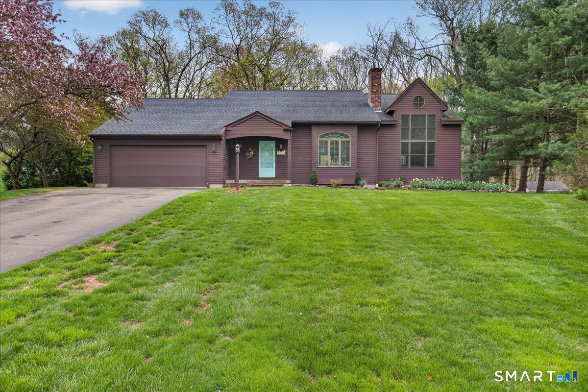 24 Country Way Wallingford, CT 06492 - Photo 2 of 37
