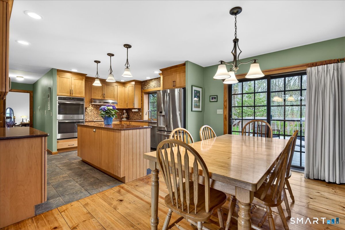 24 Country Way Wallingford, CT 06492 - Photo 10 of 37
