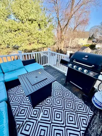 $3,300 | 15 Beverly Hill, Unit 2, Canton, MA 02021