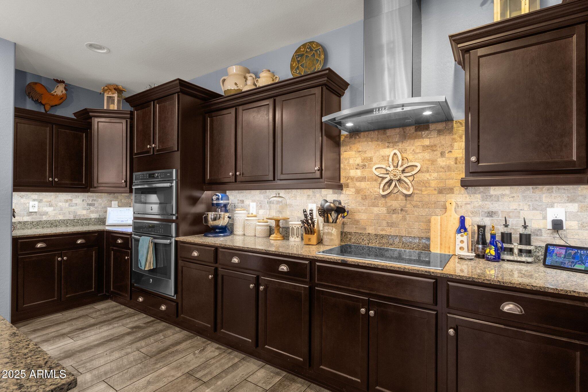 2463 East Stacey Road Gilbert, AZ 85298 - Photo 5 of 56 16-web-or-mls-2463-e-stacey-rd