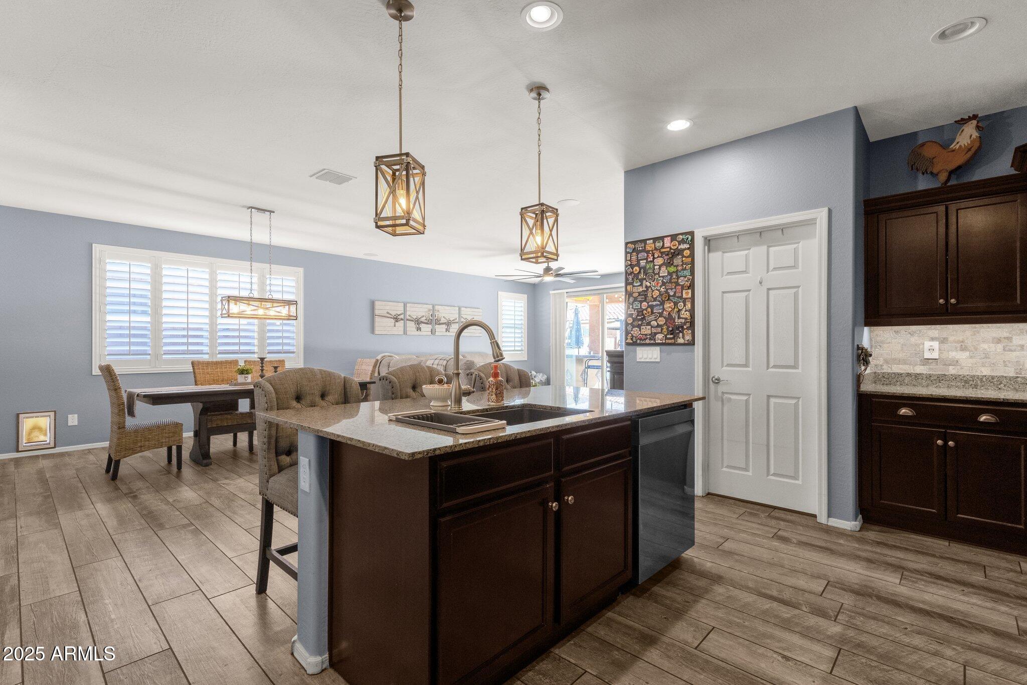 2463 East Stacey Road Gilbert, AZ 85298 - Photo 10 of 56 17-web-or-mls-2463-e-stacey-rd
