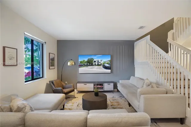 $3,200 | 20648 Northeast 7th Place, Miami, FL 33179