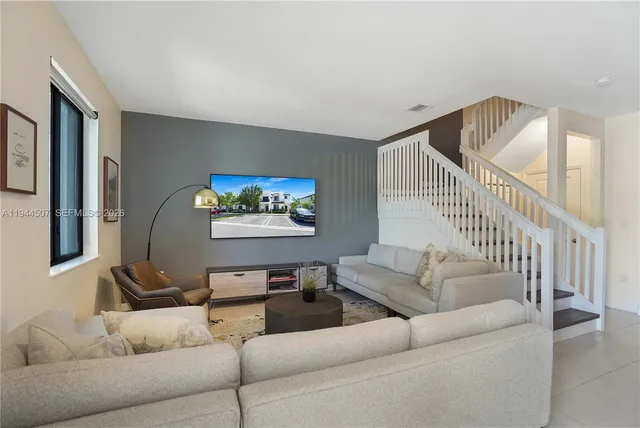 $3,200 | 20648 Northeast 7th Place, Miami, FL 33179