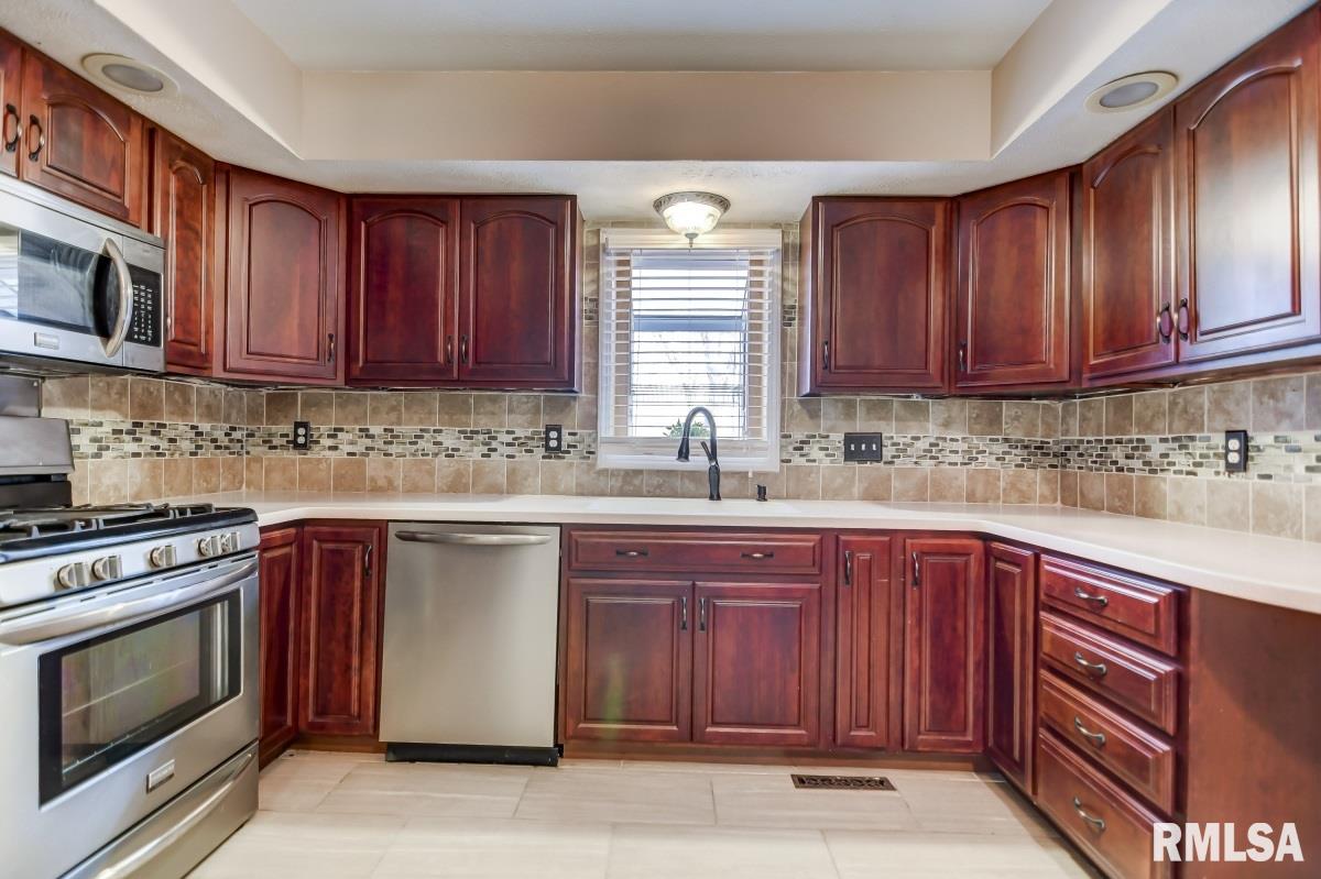 13 Ramblewood Road Chatham, IL 62629 - Photo 13 of 50 Gallery Image 13