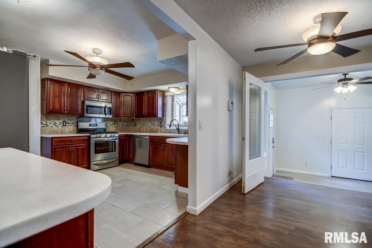 13 Ramblewood Road Chatham, IL 62629 - Photo 5 of 50 Gallery Image 5