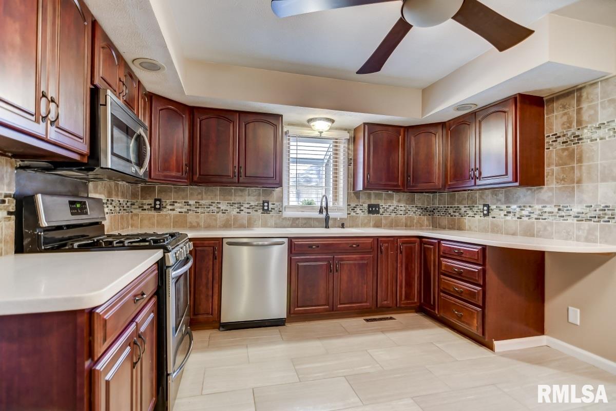 13 Ramblewood Road Chatham, IL 62629 - Photo 10 of 50 Gallery Image 10