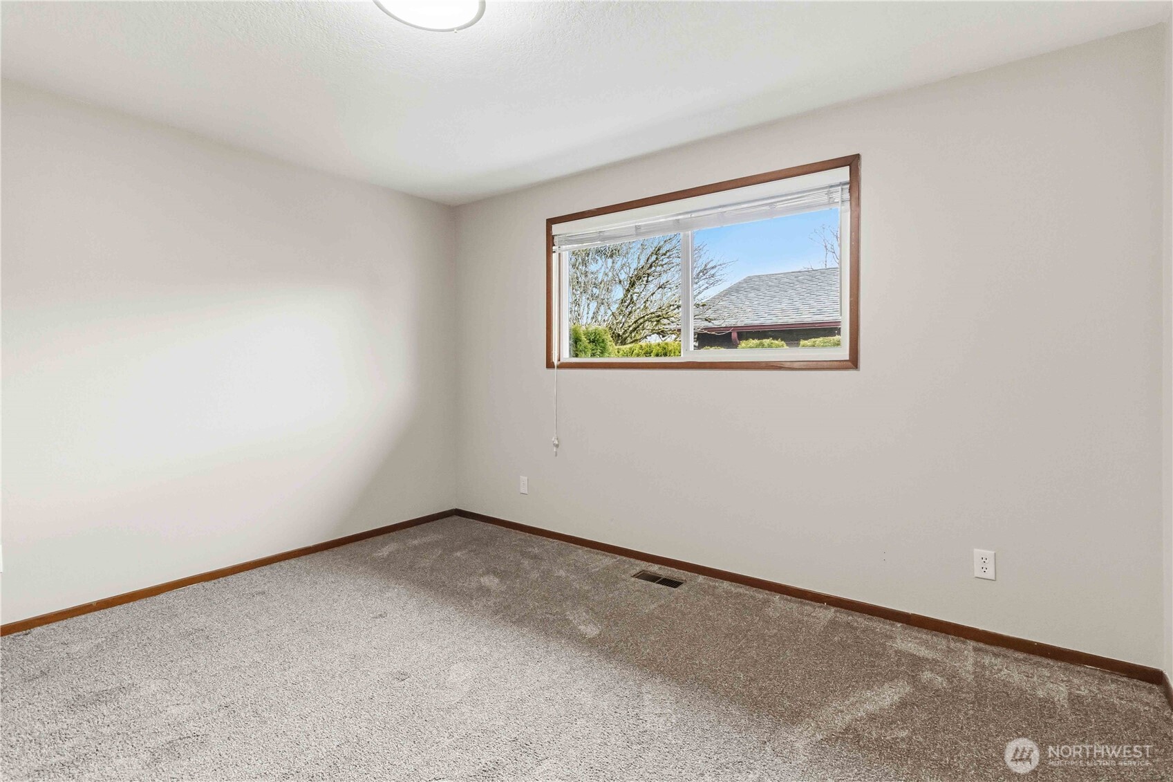 1 Independence Court Longview, WA 98632 - Photo 24 of 30 an empty room with a window