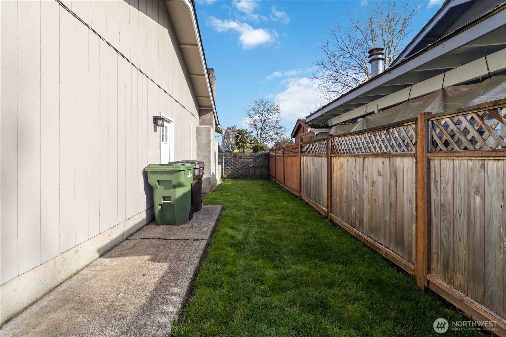 1 Independence Court Longview, WA 98632 - Photo 25 of 30 a view of a backyard with pathway