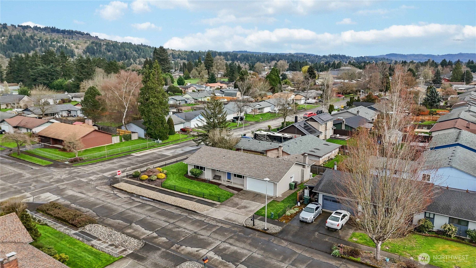 1 Independence Court Longview, WA 98632 - Photo 28 of 30 an aerial view of a house with a garden