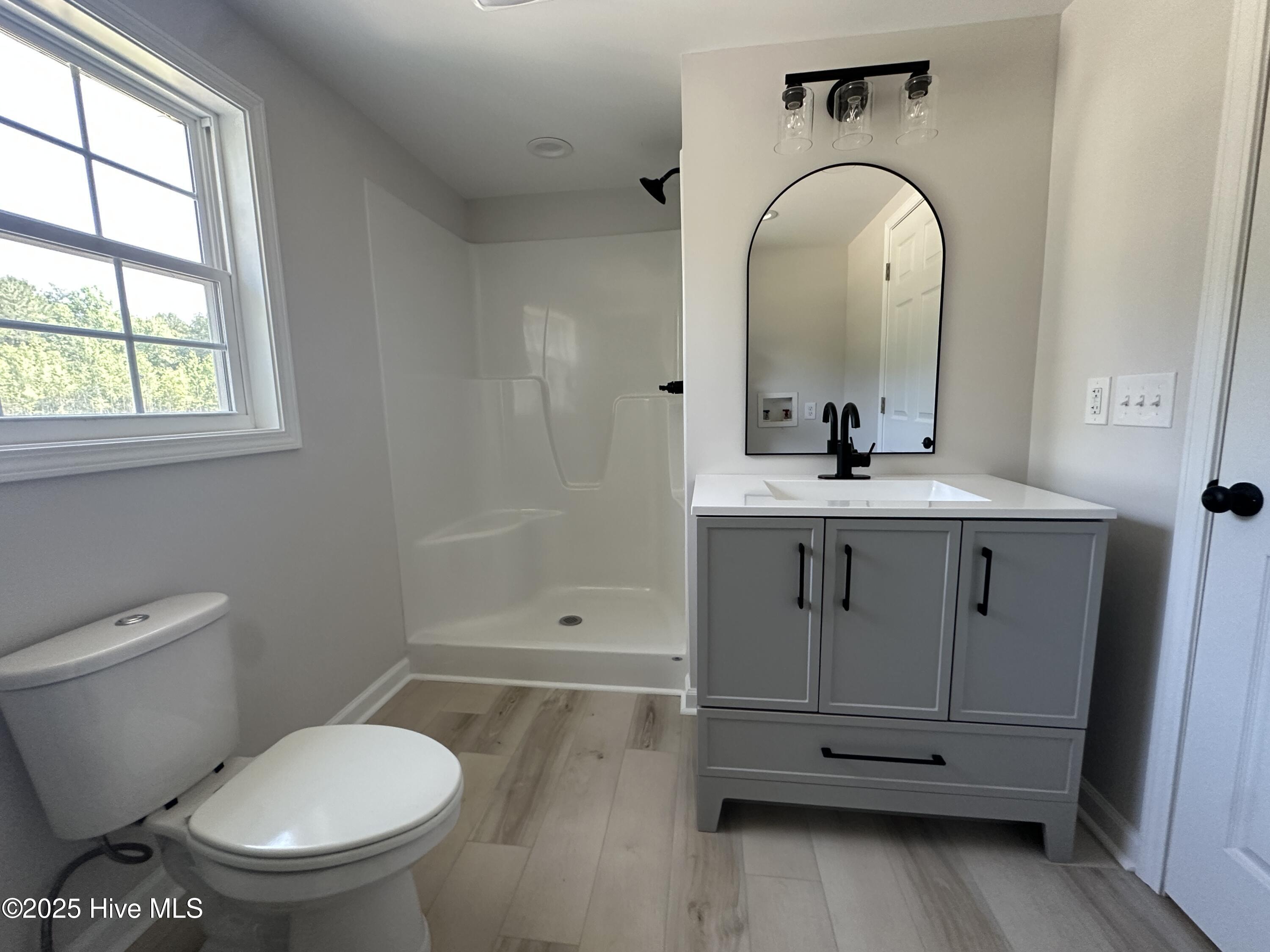 196 Waters Road Jacksonville, NC 28546 - Photo 13 of 24 Hallway bath