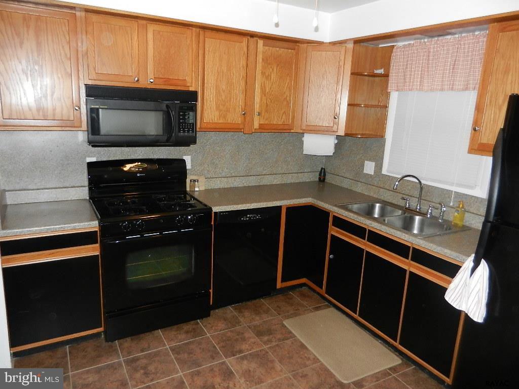 124 Forest Hills Road Red Lion, PA 17356 - Photo 15 of 31