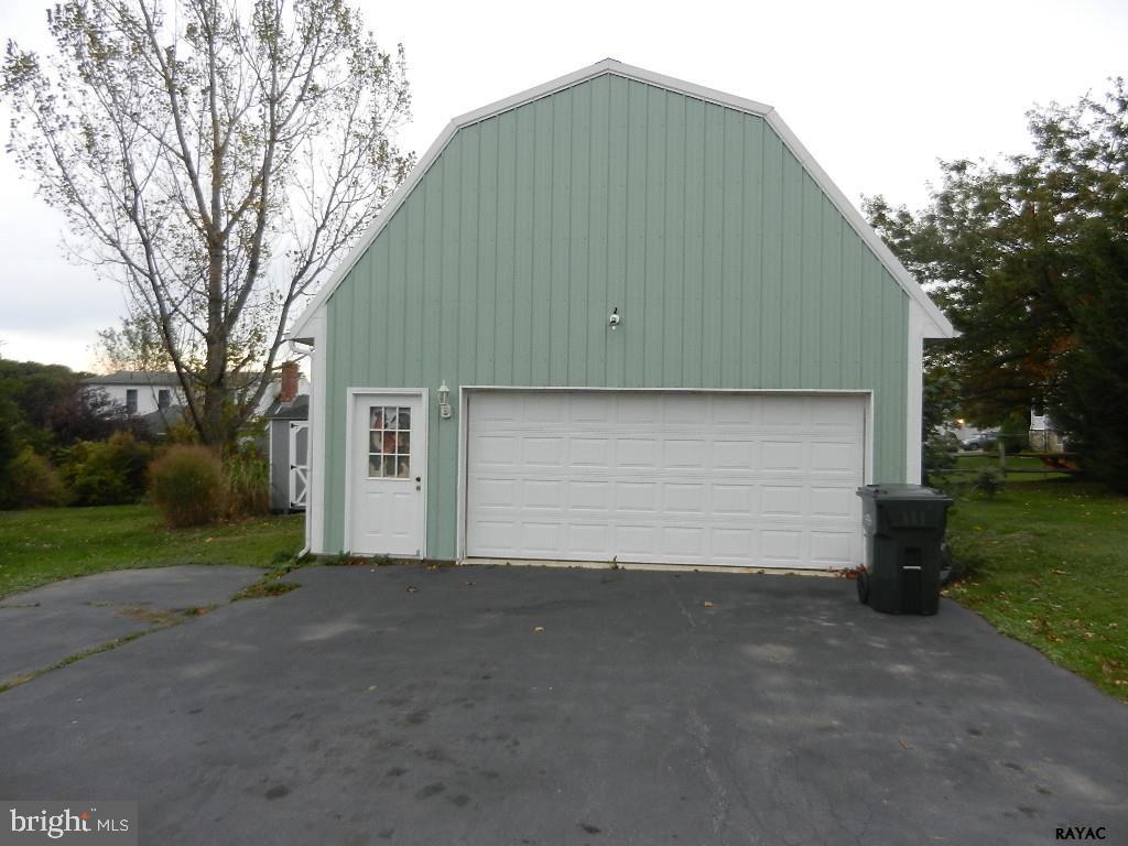 124 Forest Hills Road Red Lion, PA 17356 - Photo 6 of 31