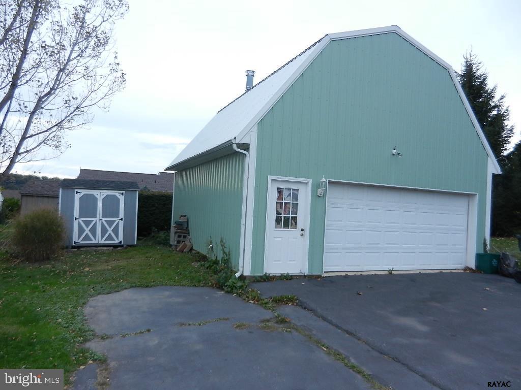 124 Forest Hills Road Red Lion, PA 17356 - Photo 7 of 31