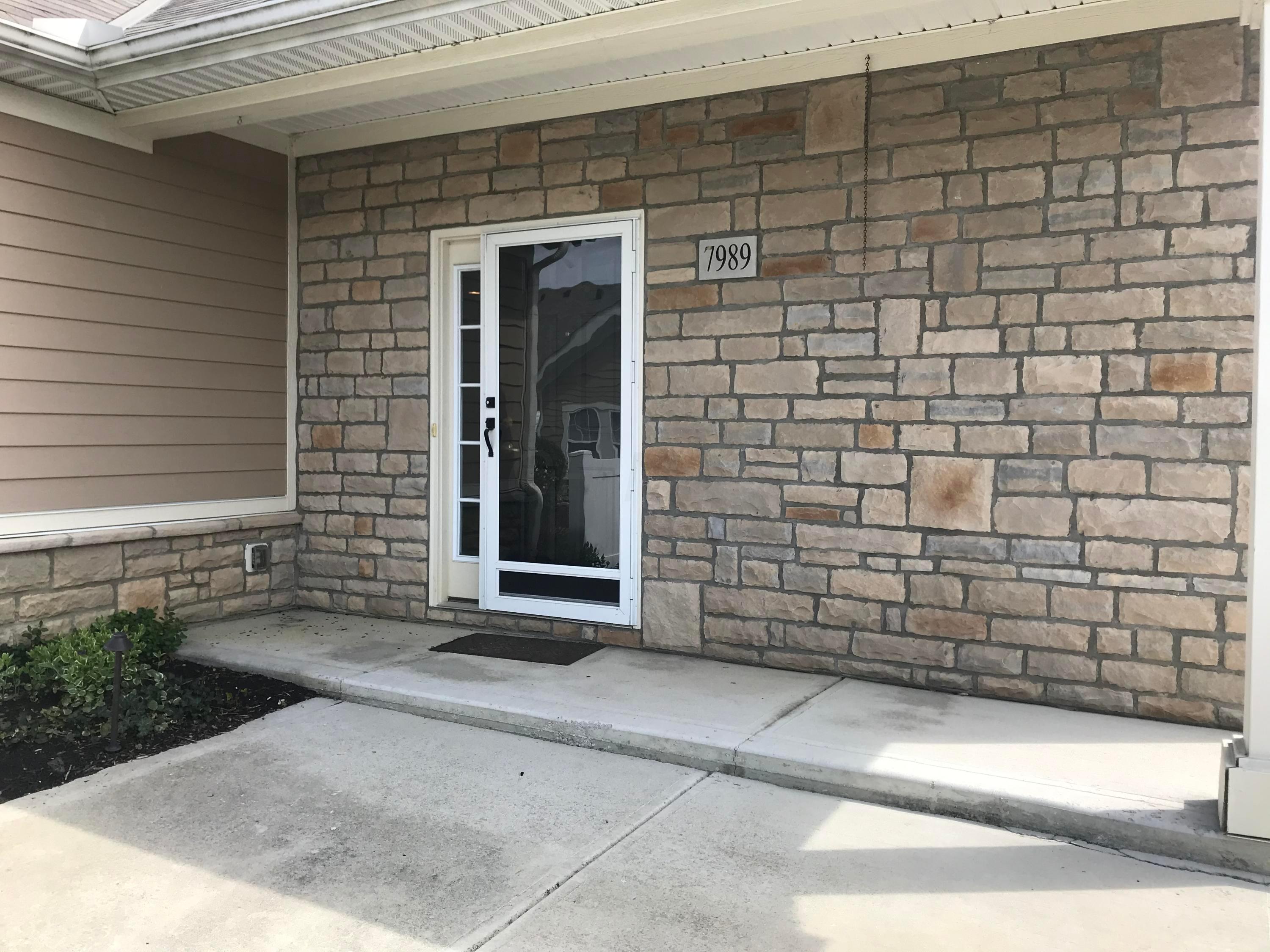 7989 Ravine Run Lane Columbus, OH 43235 - Photo 4 of 9 Gallery Image 4
