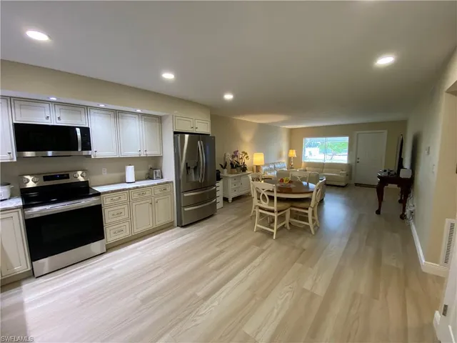 $199,800 | 357 Joel Boulevard, Unit 112, Lehigh Acres, FL 33936