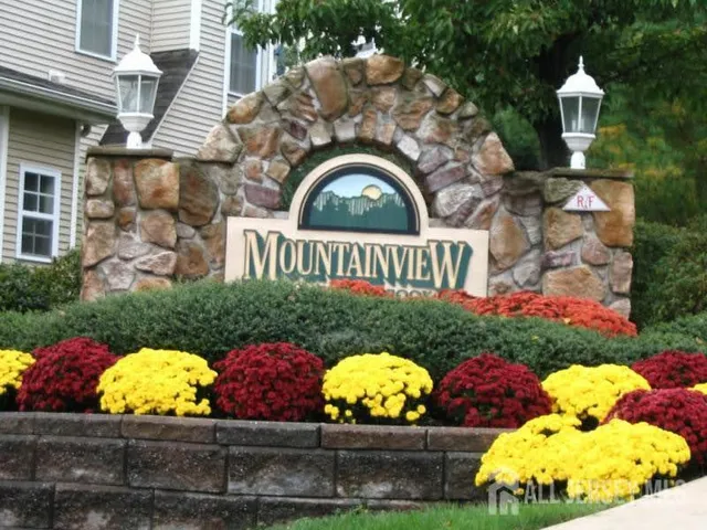 $535,000 | 3038 King Court, Green Brook, NJ 08812