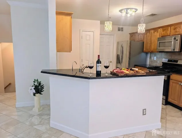 $535,000 | 3038 King Court, Green Brook, NJ 08812