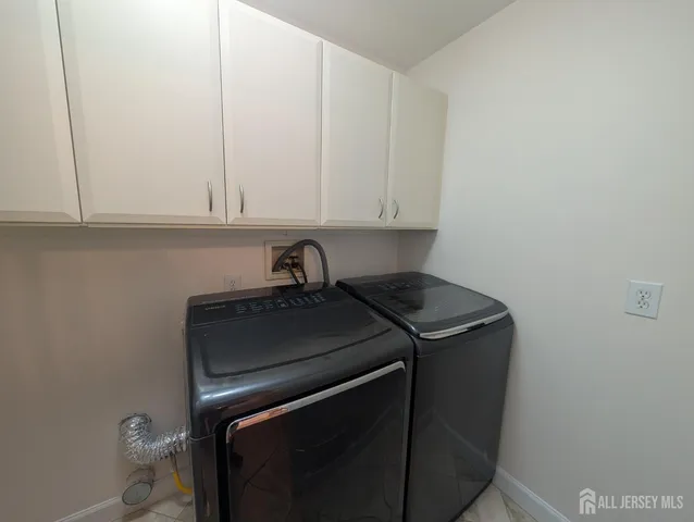 $535,000 | 3038 King Court, Green Brook, NJ 08812