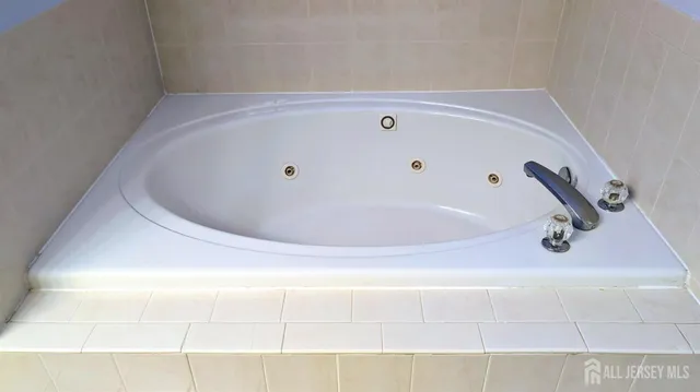 $535,000 | 3038 King Court, Green Brook, NJ 08812