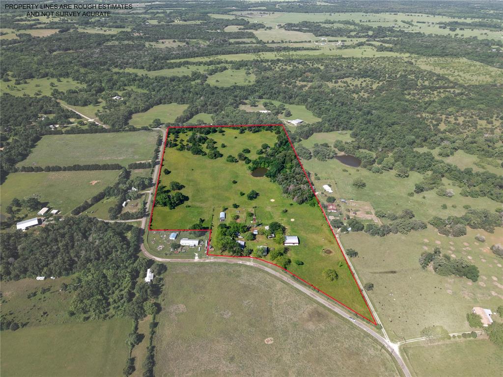 682 Lcr 450 Groesbeck, TX 76642 - Photo 36 of 38 a view of a garden