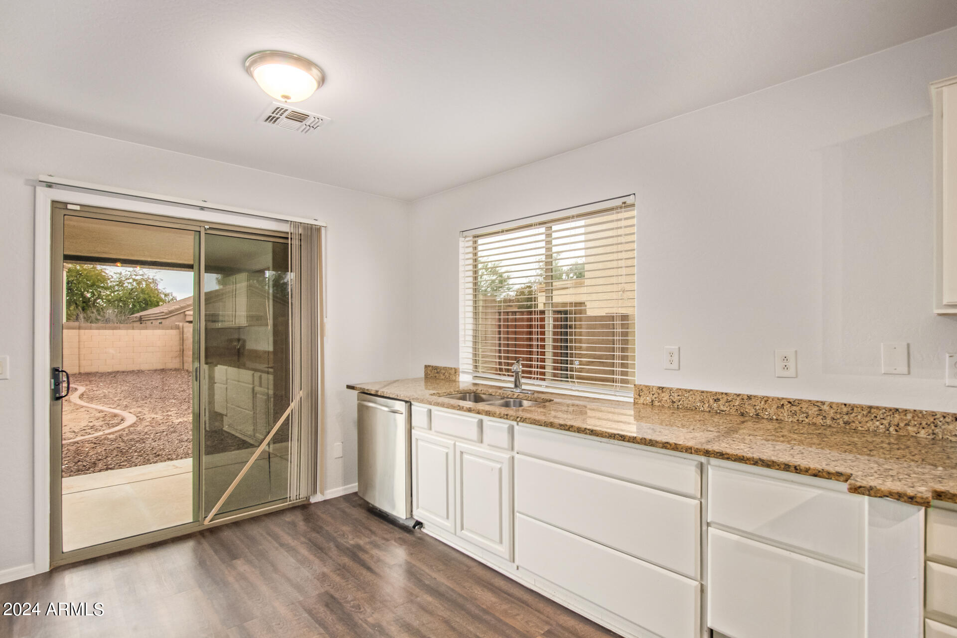 6747 East Refuge Road Florence, AZ 85132 - Photo 6 of 15 Kitchen