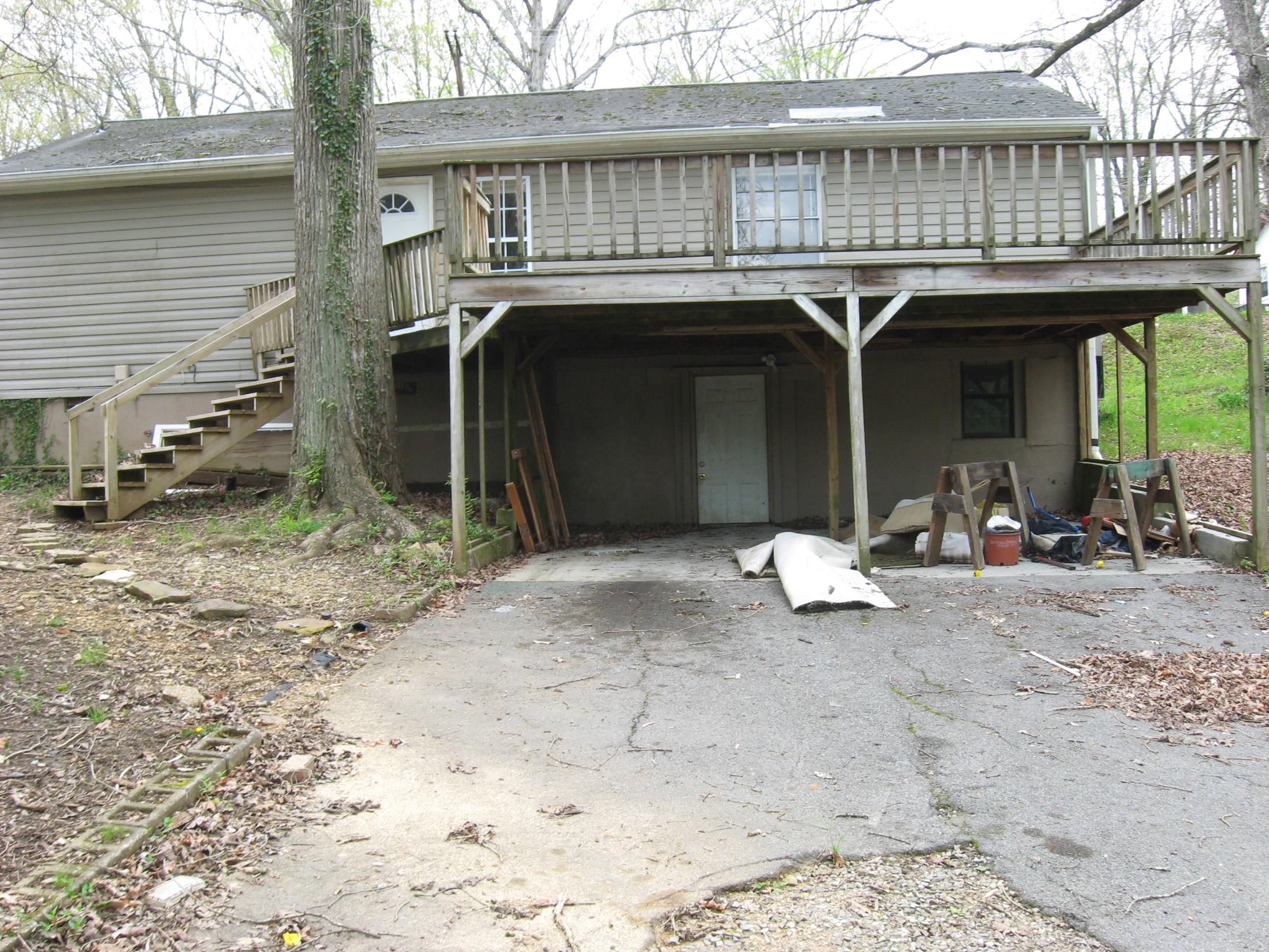 120 East Arrowwood Road Oak Ridge, TN 37830 - Photo 2 of 2 Large Back Deck