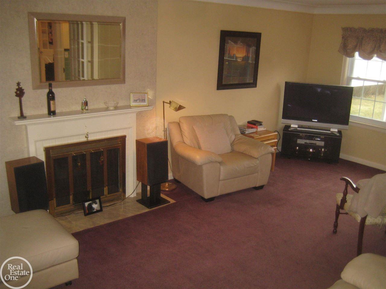 1624 Hawthorne Road Grosse Pointe, MI 48236 - Photo 3 of 56 31312336-2.JPG