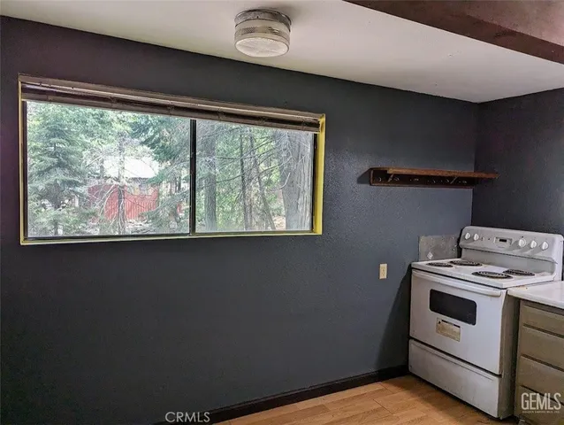 $94,999 | 10521 Pine Drive, Wofford Heights, CA 93285