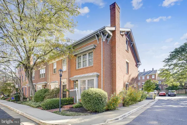$4,000 | 501 Colecroft Court, Alexandria, VA 22314