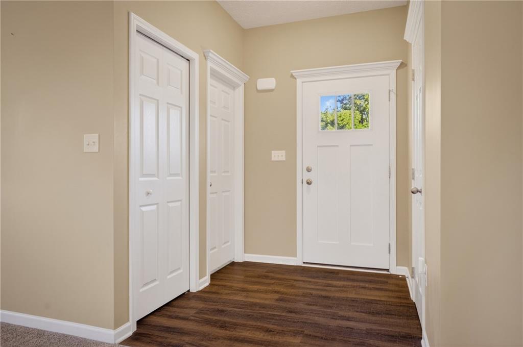 229 West Country Barn Road Houston, PA 15342 - Photo 5 of 50