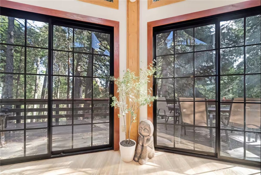 764 Fern Road Lake Arrowhead, CA 92385 - Photo 23 of 60