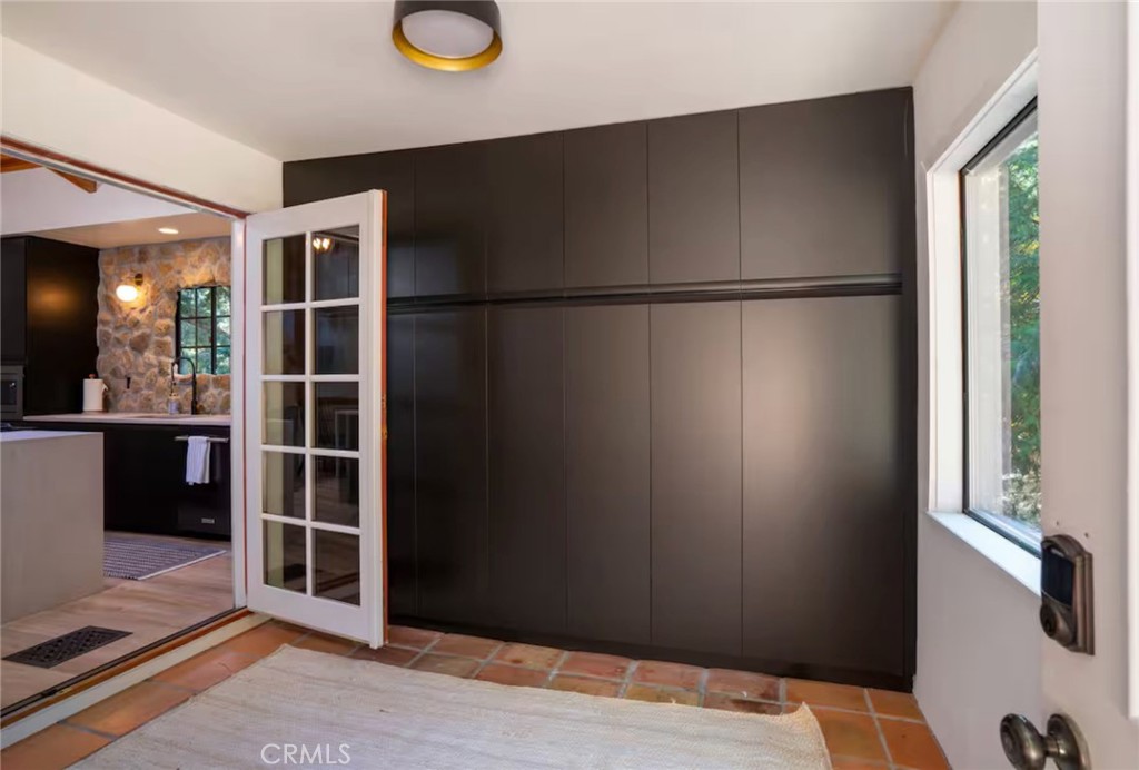 764 Fern Road Lake Arrowhead, CA 92385 - Photo 8 of 60 a view of a walk in closet