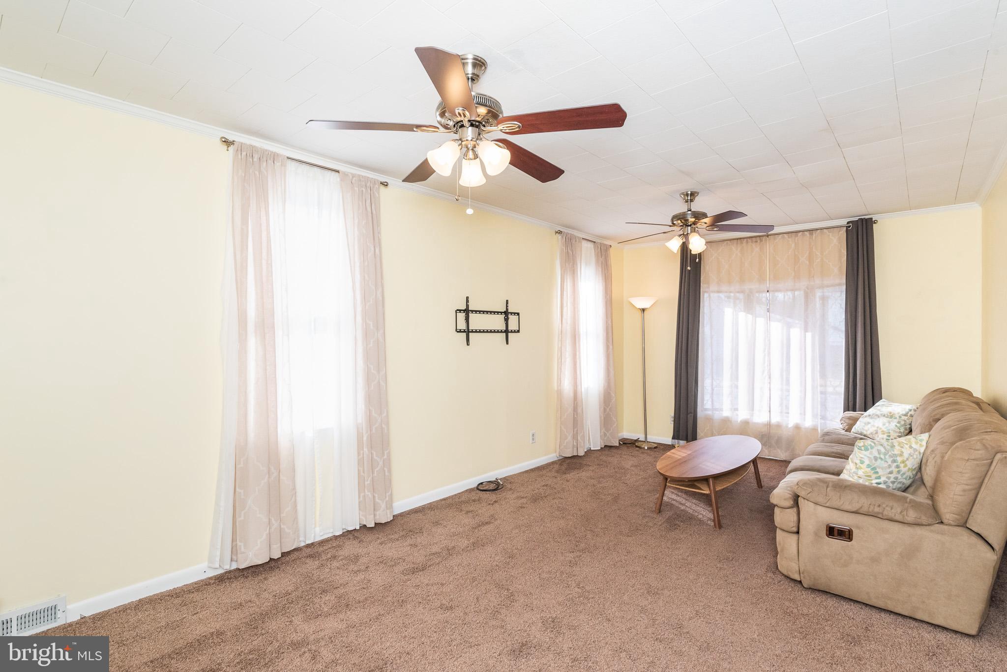 2904 Garnet Road Baltimore, MD 21234 - Photo 10 of 44 Living Room