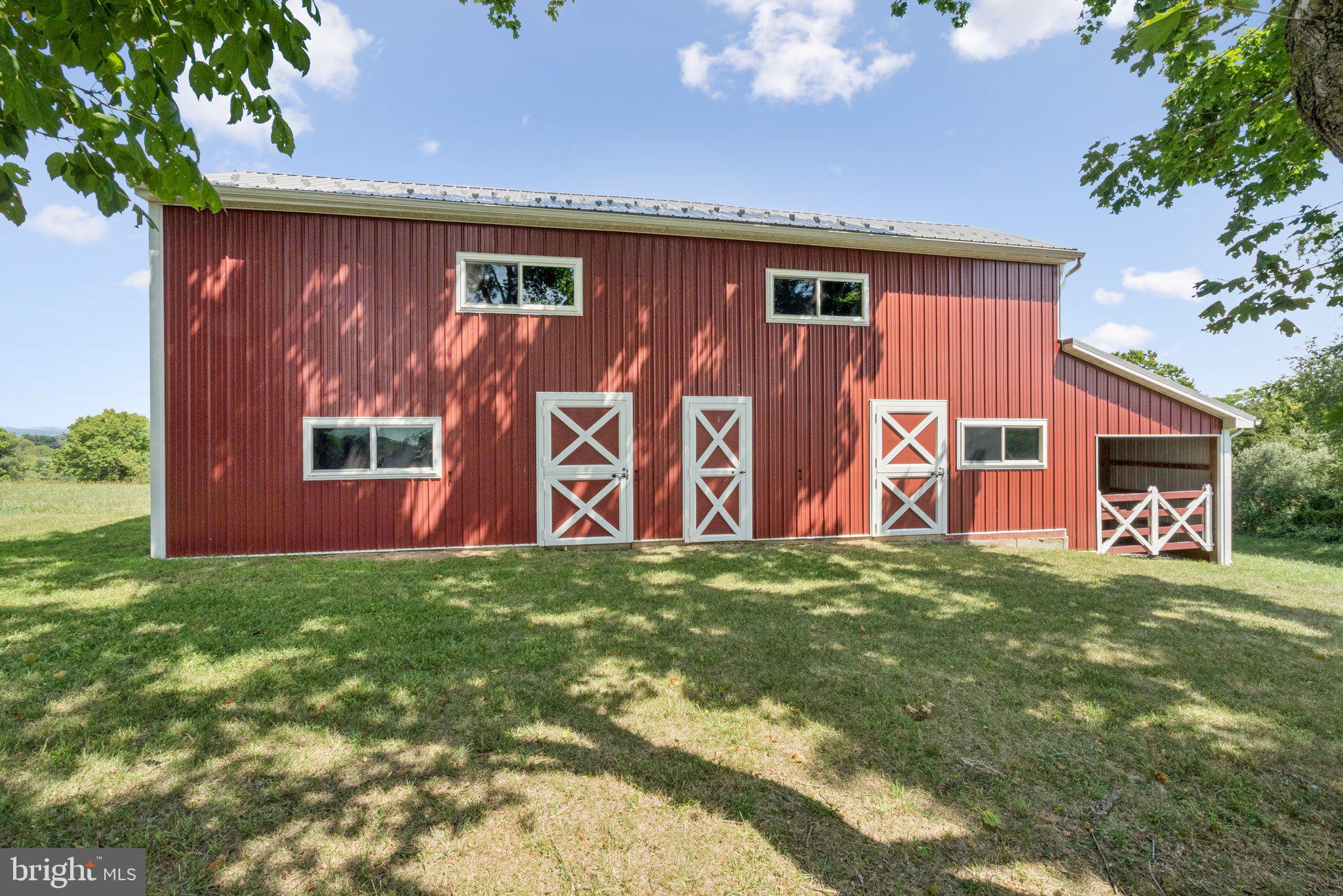 11727 Walnut Point Road Hagerstown, MD 21740 - Photo 3 of 30 Remodeled Barn w/new metal siding and roof